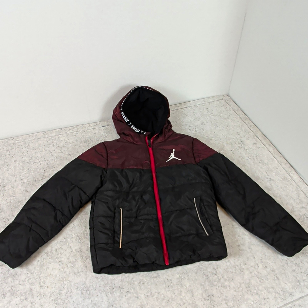 Jordan Boys Hooded Puffer Jacket Black Burgundy Colorblock Full Zip 8-9Y